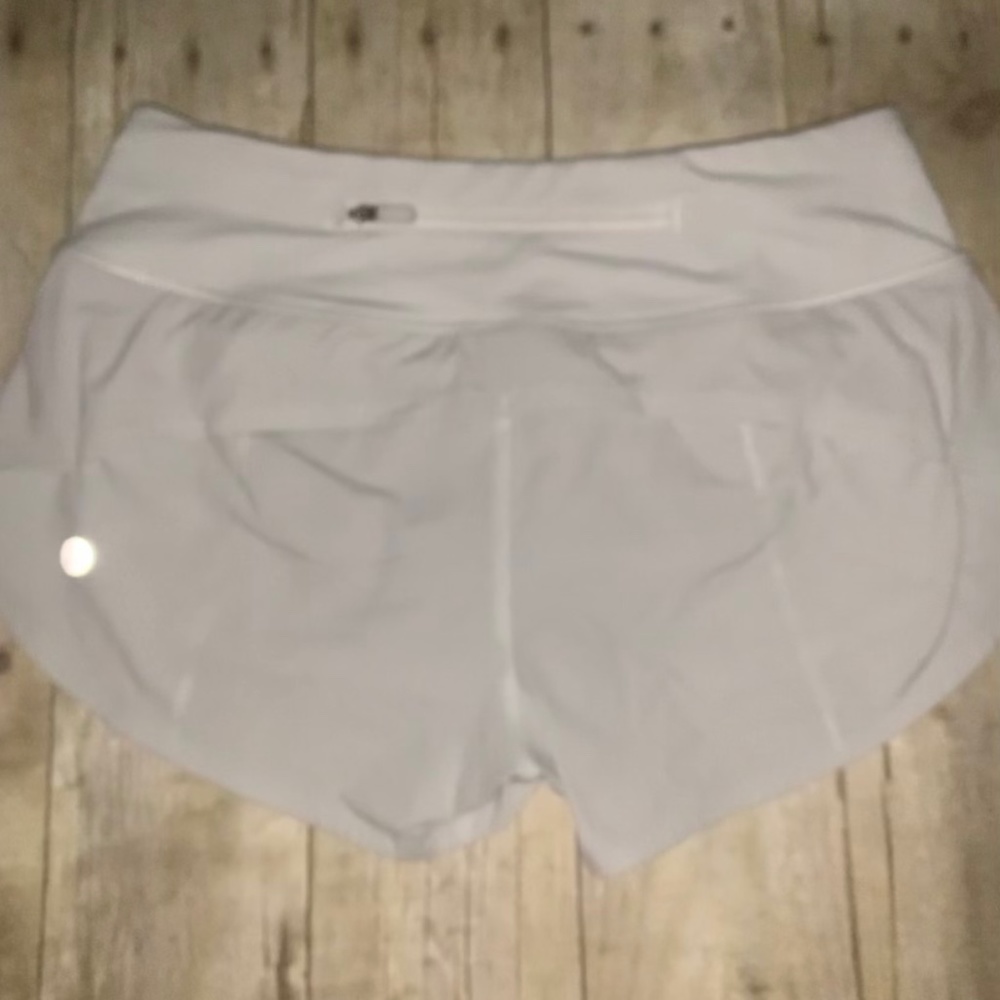 White Lululemon 2.5 inch Speed Up Shorts Size 2